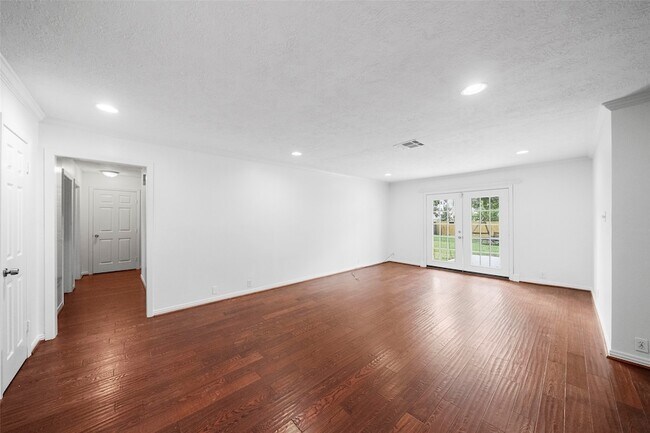 Building Photo - 2226 Droxford Dr