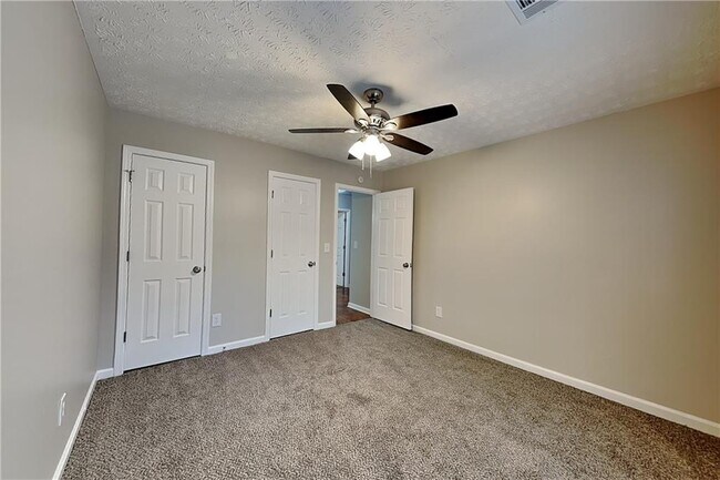 Building Photo - 405 Windsor Brook Ln SE