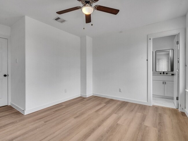 Building Photo - Brand New 3 Bed / 3.5 Bath Duplex Move-In Ready!