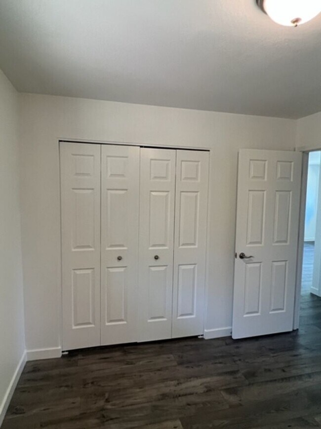 Building Photo - 192 S Church St