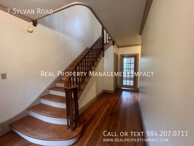 Building Photo - 7 Sylvan Rd