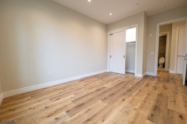 Building Photo - 1722 Springfield Ave