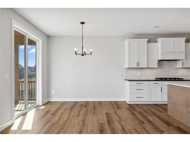 Building Photo - 10180 Shadyview Ln N