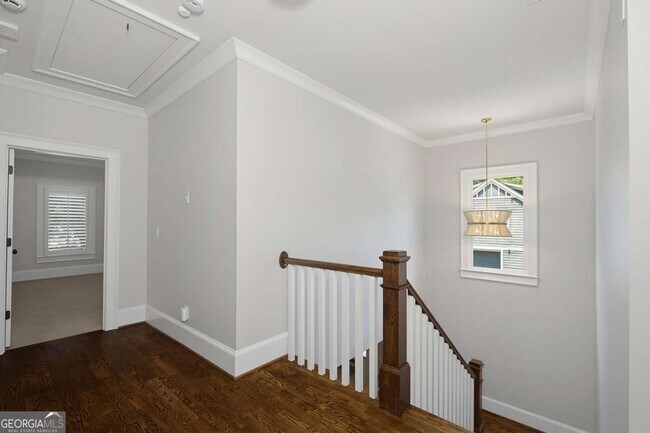 Building Photo - 1452 Woodland Hills Dr NE