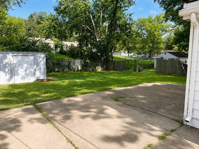 Building Photo - 9802 Dennis Dr