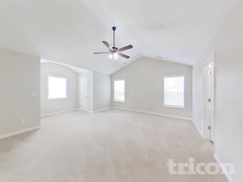 Building Photo - 373 Adams Lake Dr