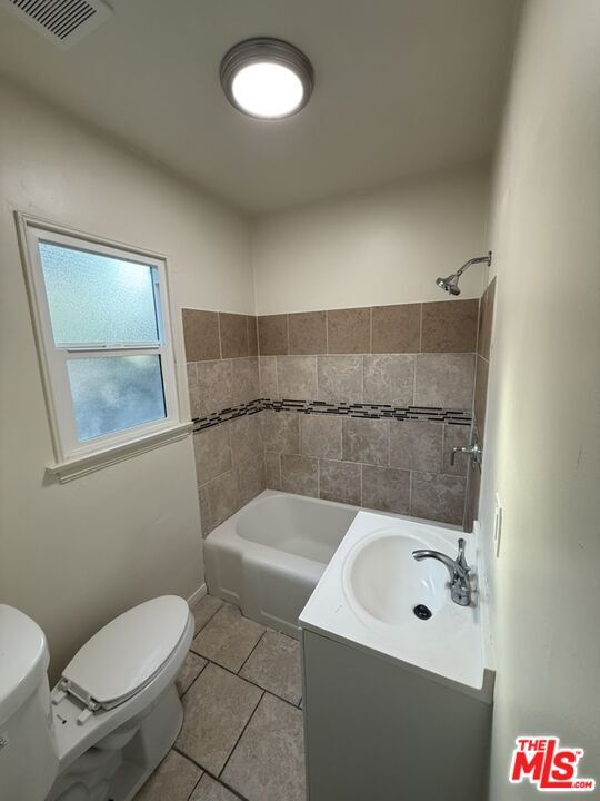 Building Photo - 5242 Mccallum Ave
