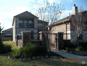 Building Photo - 8115 Gran Villa Dr