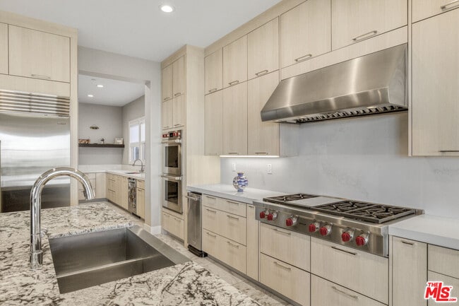 Building Photo - 20124 Piccadilly Ln