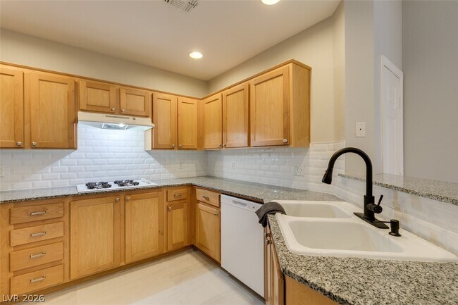 Building Photo - 63 E Agate Ave