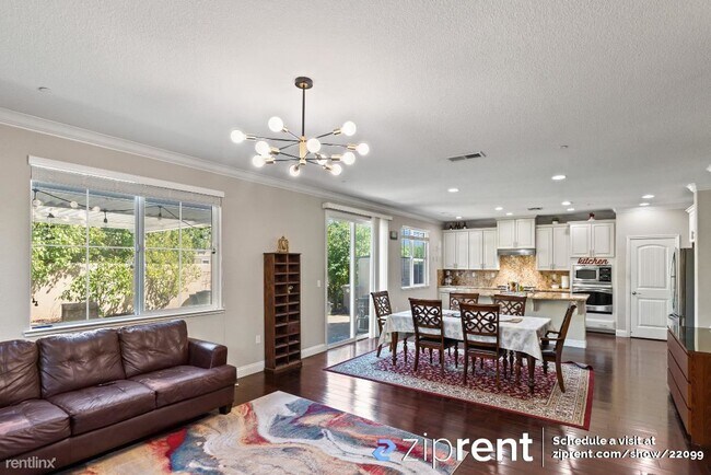 Building Photo - 5 br, 3.5 bath House - 5039 Osborne Circle...