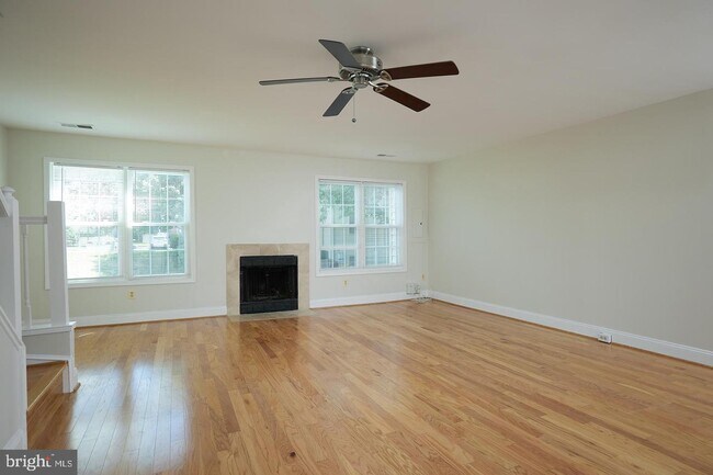 Building Photo - 124 Barnsfield Ct