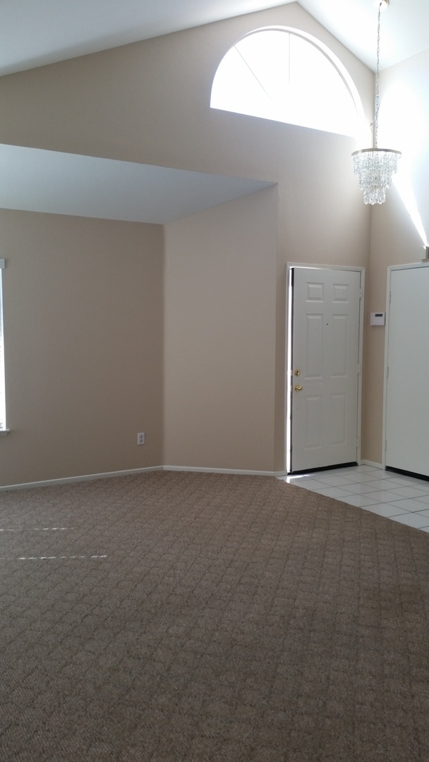 Building Photo - POOL FOR THE SUMMER! SPACIOUS 4 BEDROOM 3 BATH EAGLE RANCH HOME