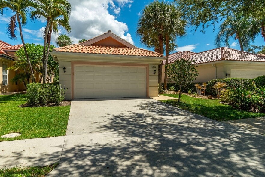 Primary Photo - 4786 Blossom Dr