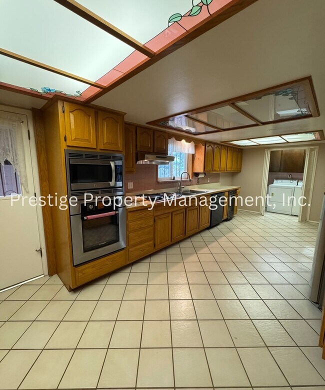Building Photo - This 3/2 East Side Home Has It All AND more!