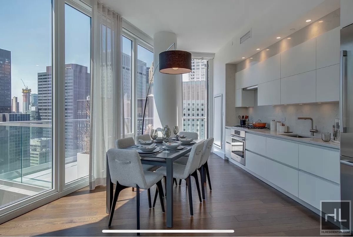 Building Photo - East 44th Street