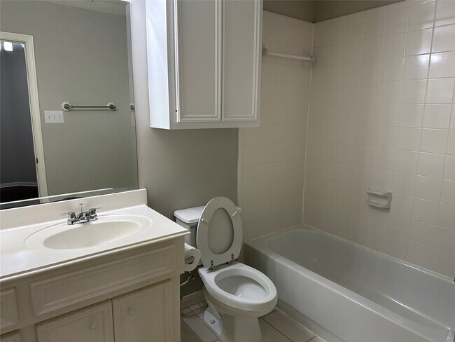 Building Photo - 4113 Blossom St