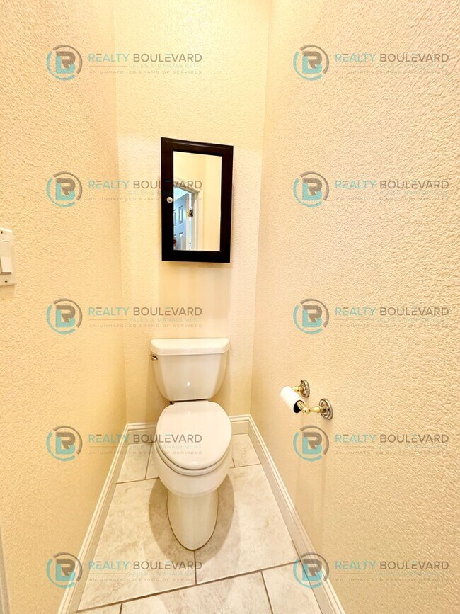 Building Photo - Beautiful 3 Bedroom, 2Bath, 3 Car Garage home in South Reno With Large Back Yard and Hot Tub!