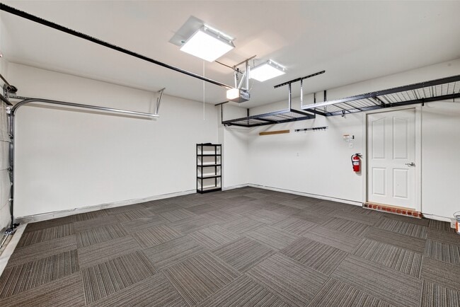 Building Photo - 8910 Minola Oaks Dr
