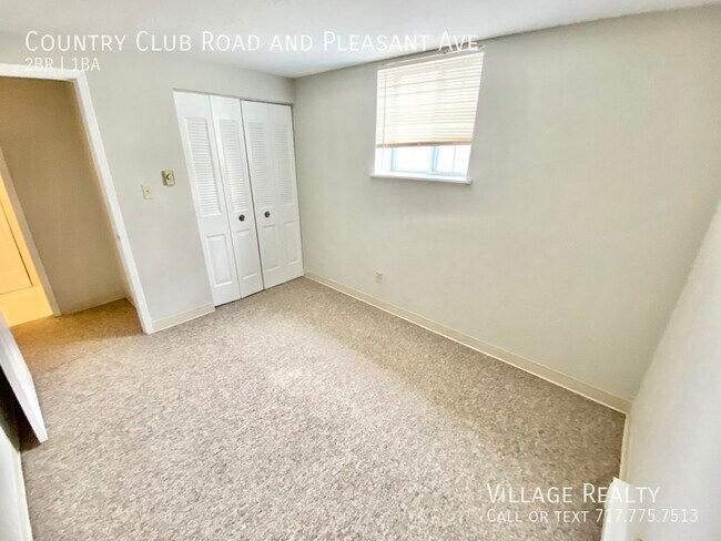 Building Photo - 617 Country Club Rd