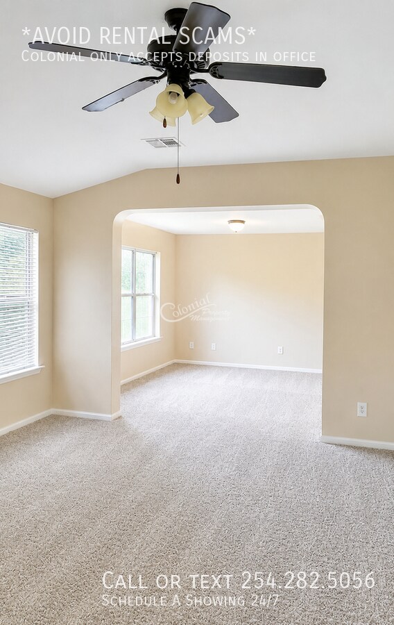 Building Photo - 711 Cattail Cir