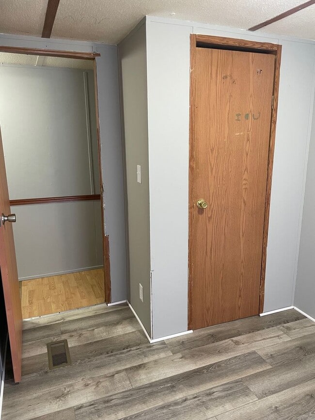 Building Photo - 4 BED, 2 BATH MOBILE HOME LOCATED IN JACKS...