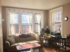 Building Photo - WOW!!!  NICE BRIGHTON 2 BED NEAR CLEVELAND CIRCLE