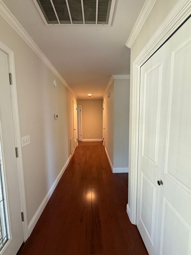 Building Photo - 23799 Woodhaven Pl