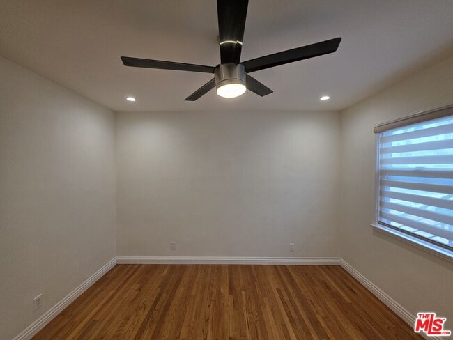 Building Photo - 102 Gaviota Ave