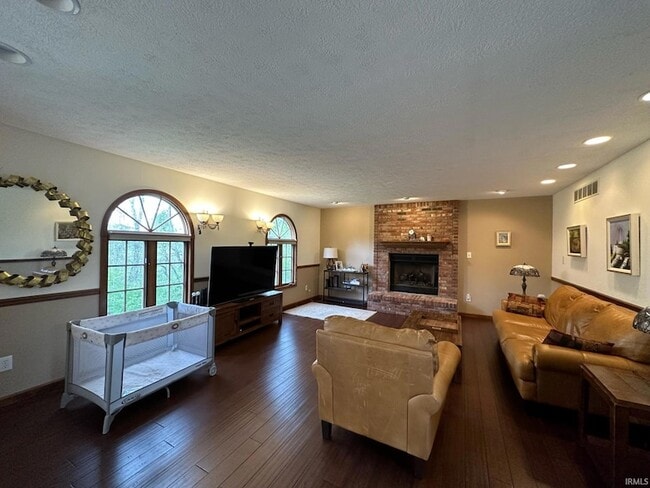 Building Photo - 3825 E Devonshire Ln