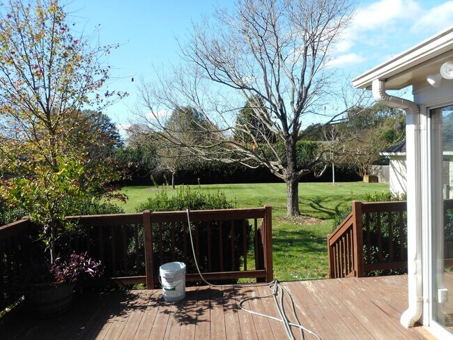 Building Photo - Northwest Greensboro NC Home for Lease