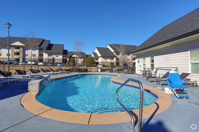 Building Photo - Orchard Trace Lagrange