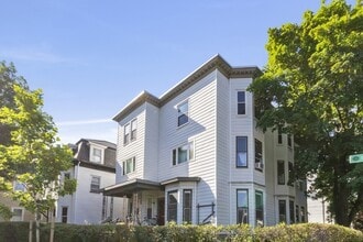 Building Photo - 1560 Cambridge St
