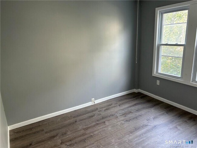 Building Photo - 1397 Corbin Ave
