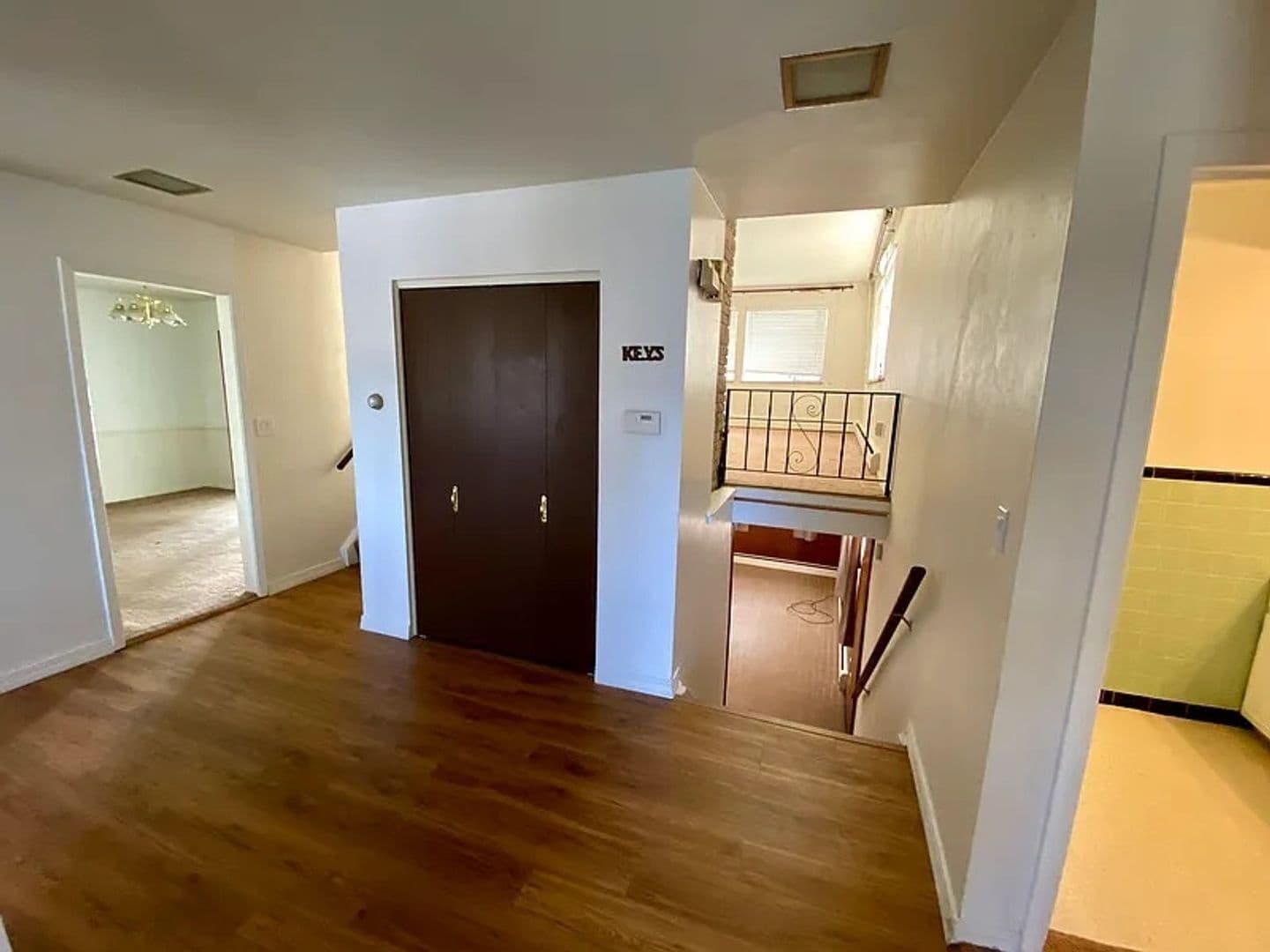 Building Photo - 5290 W Plymouth Dr