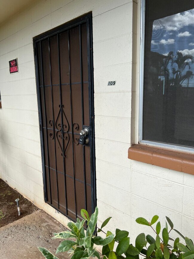 Building Photo - 2 Bedroom / 1 Bath at the Leolua Gardens