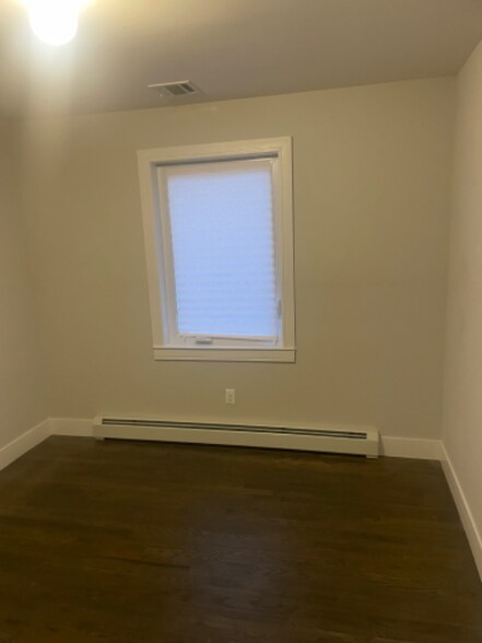 Building Photo - 0 Ionia Ave