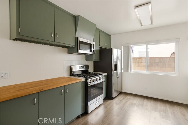 Building Photo - 740 W 27th St