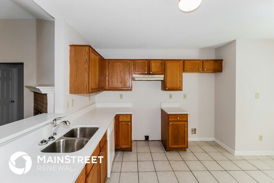 Building Photo - 7033 Ireland Dr
