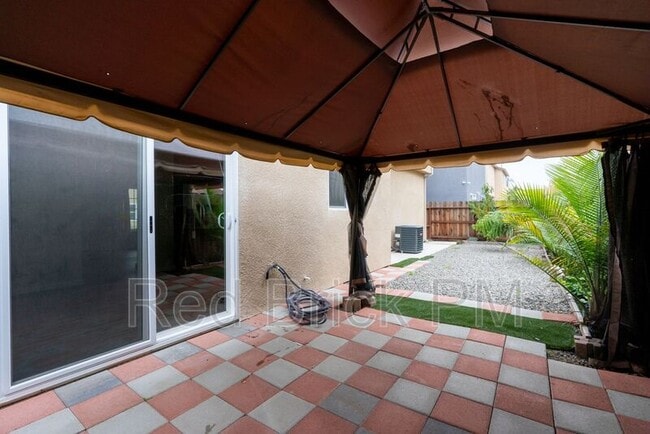 Building Photo - 3665 Venice Ave