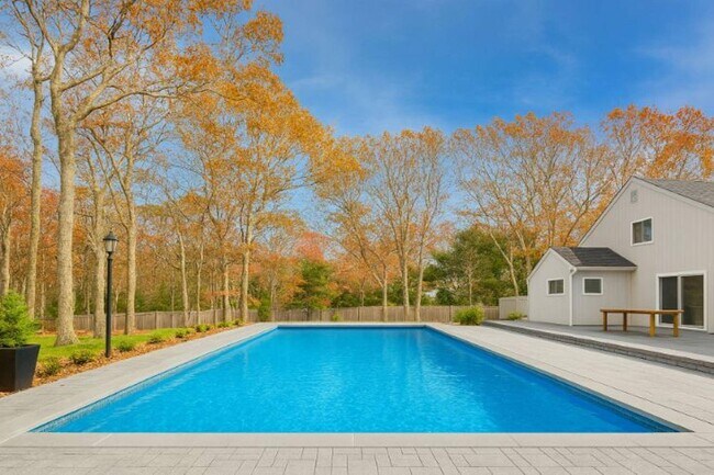 Building Photo - 43 Wooded Oak Ln