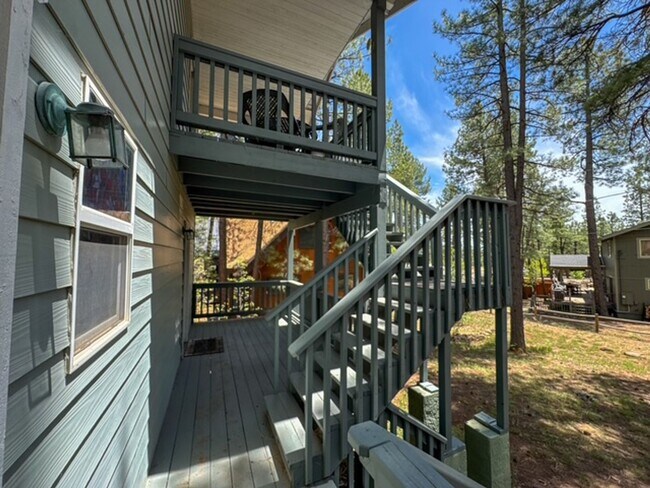 Building Photo - Rental In Munds Park