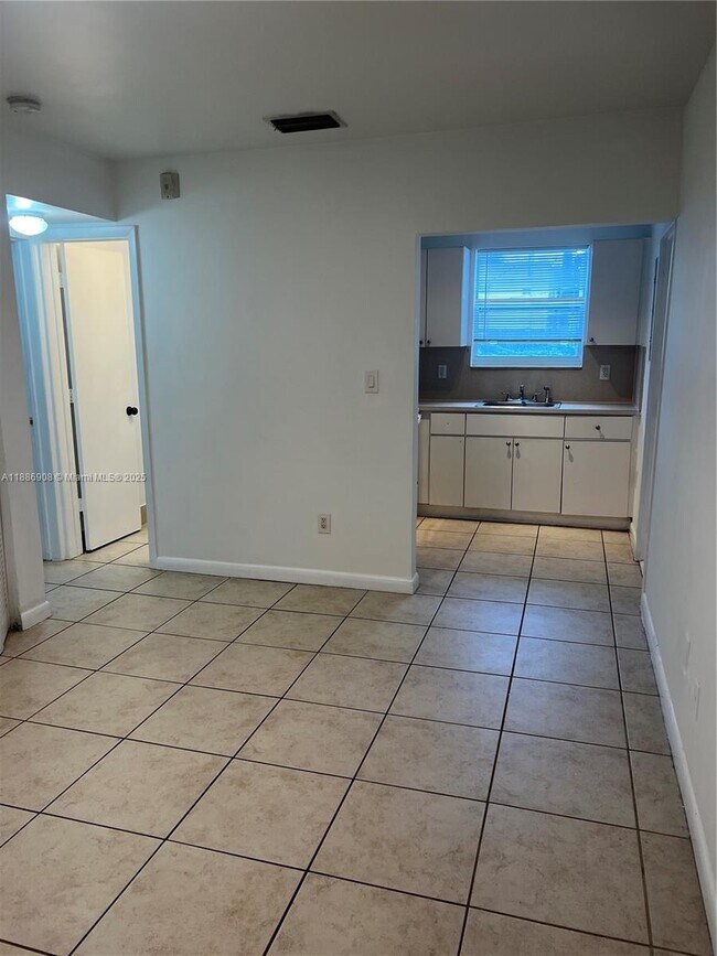 Building Photo - 577 NE 82nd St