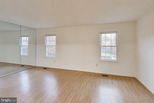 Building Photo - 18 Indian Hills Ct