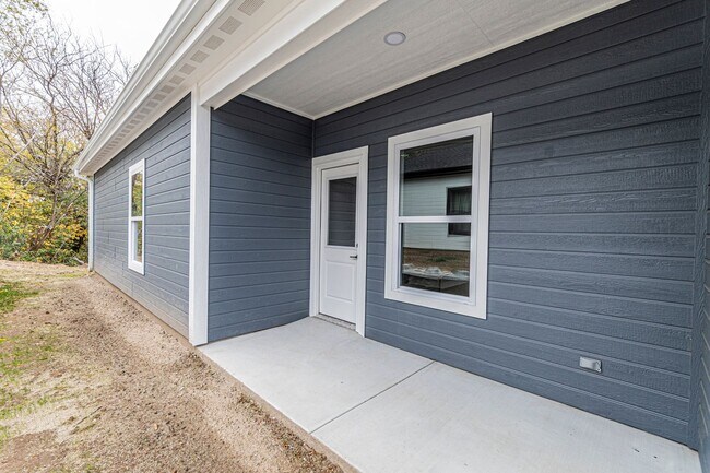 Building Photo - Please View 3D Virtual Walk-Through Before Scheduling a Showing