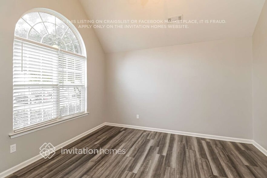 Building Photo - 175 Elba Dr