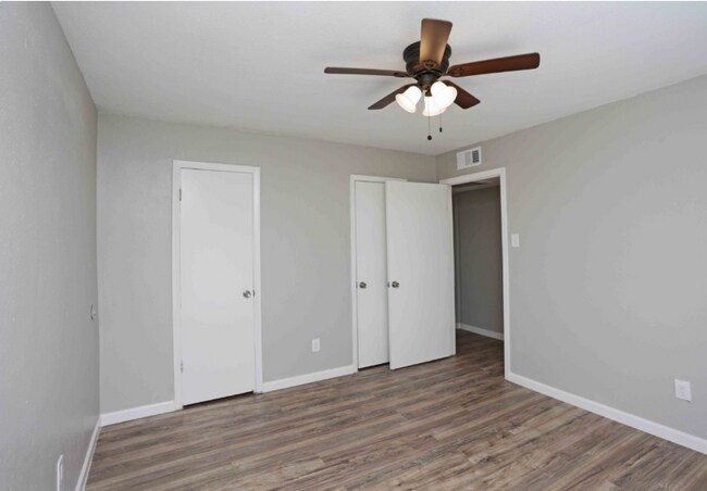 Building Photo - 9302 Beck Ave