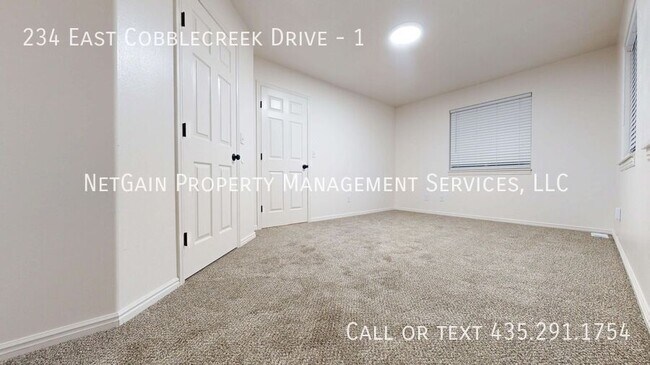 Building Photo - 234 E Cobblecreek Dr