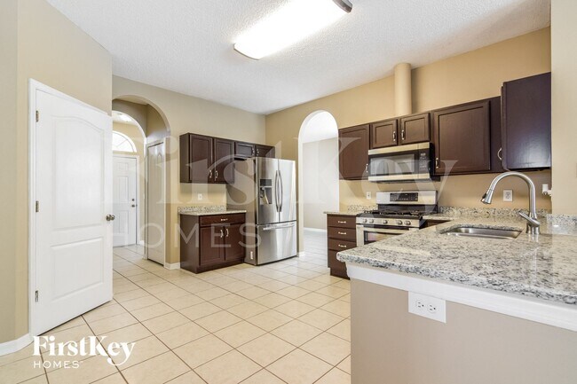 Building Photo - 10424 Beneva Dr