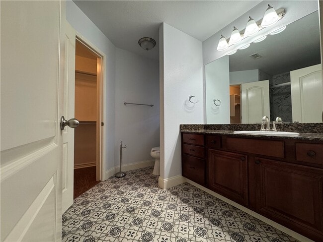Building Photo - 3905 W Amour Dr